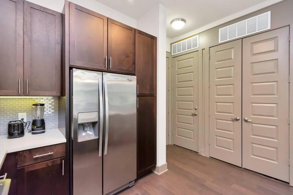 U1 Penthouse With Car Dwntown 1br 1bth Daire Houston