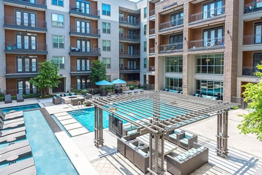 U1 Penthouse With Car Dwntown 1br 1bth Daire
